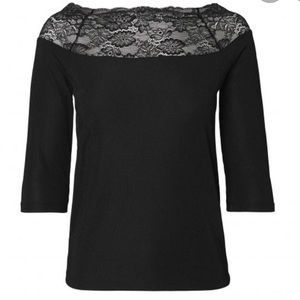 NWT🍀PIECES Pcsia 3/4 lace black top